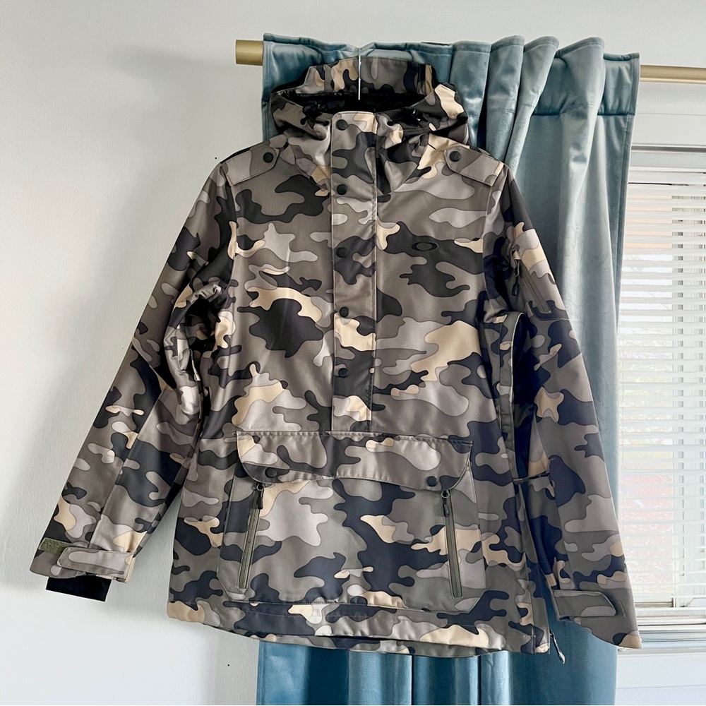 Oakley Women’s Alfa BioZone Pro Rider Series Pullover Camo Jacket Ski Snowboard